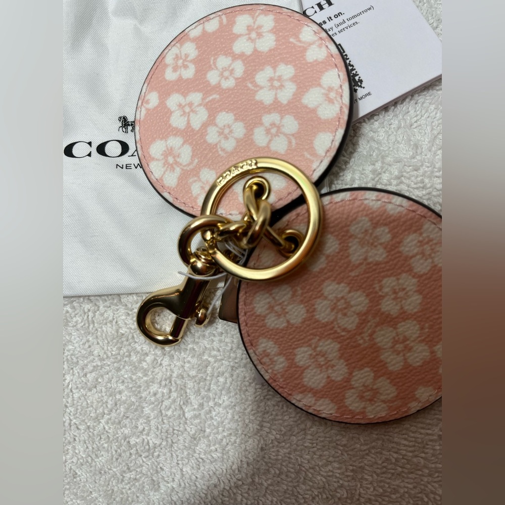 $3 START COACH KEYCHAIN WITH MIRROR NEW W TAGS AND RED COACH GIFT BAG $68 RET - Picture 10 of 14